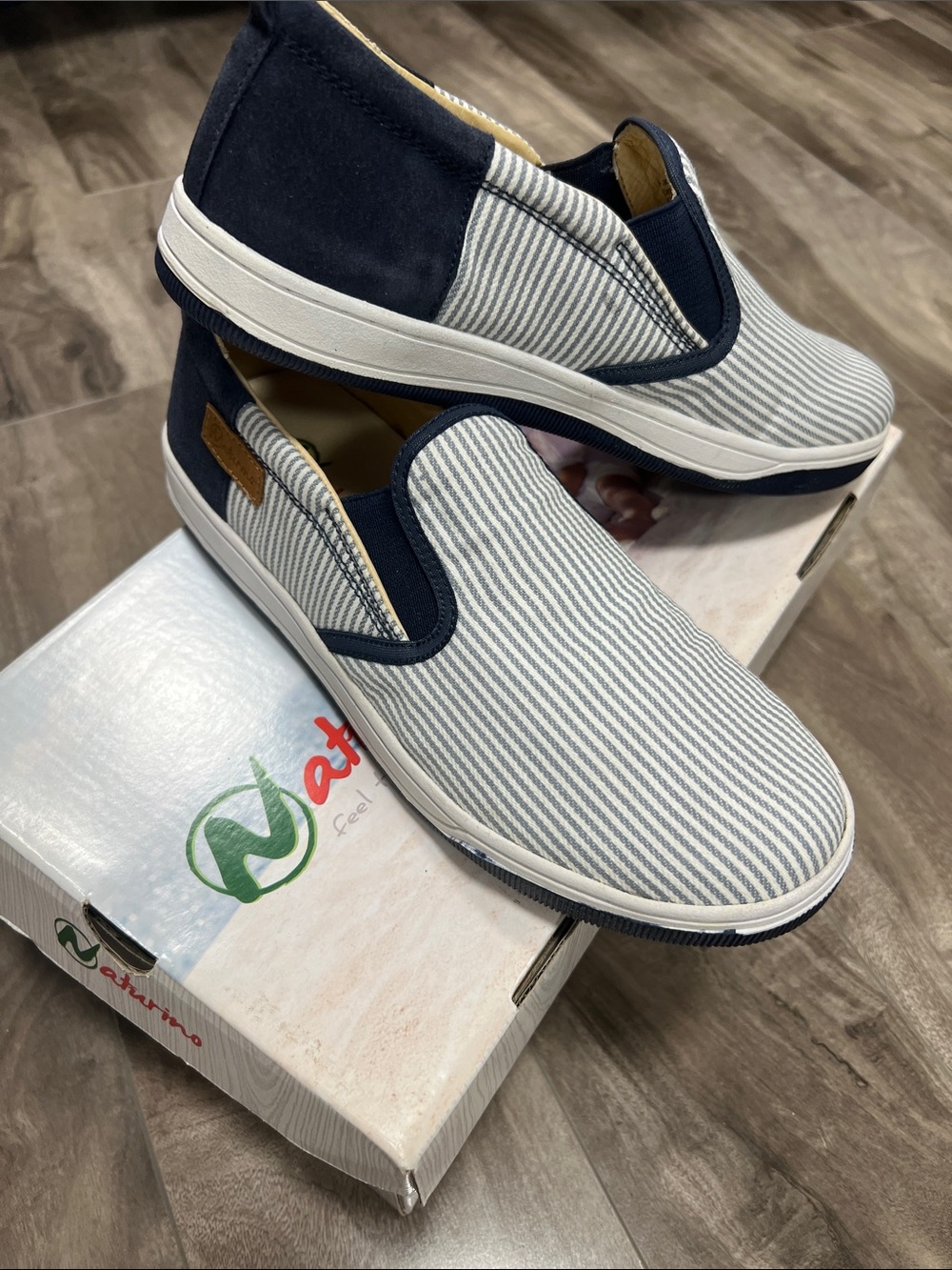 🔥🔥NATURINO DUKE strps/velour slip-on sneakers